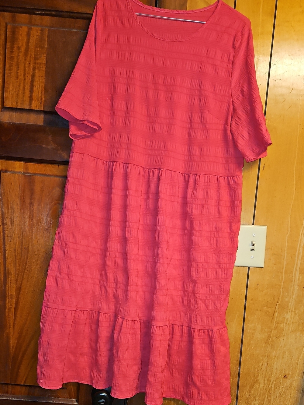 Women's Pink Textured Midi Dress - Casual Short Sleeve